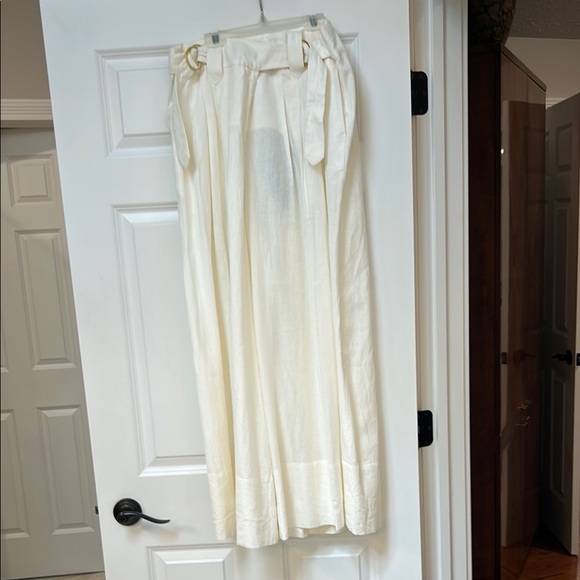 FARM Rio Cream Pleated wide leg pants. Size L - Picture 1 of 3